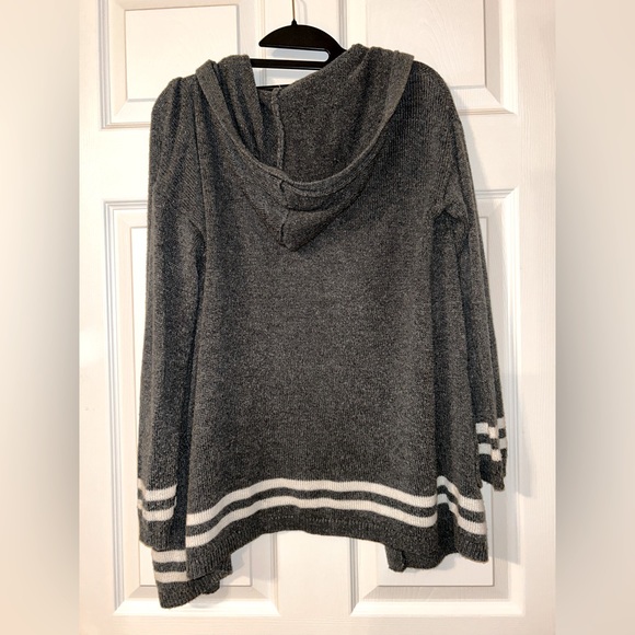 Garage Cardigan - Picture 2 of 4